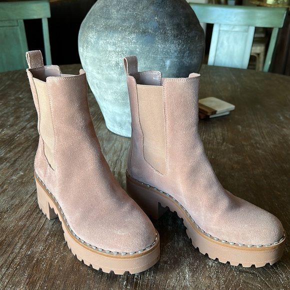 I have only worn this boot a handful of times. They are in excellent condition. - Picture 4 of 4